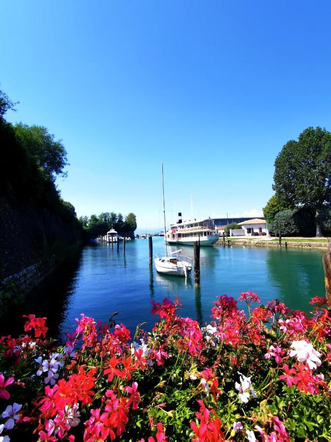Old Town Apartment With Terrace - Live Love Lake Peschiera del Garda Exterior photo